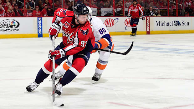 Kuznetsov-capitals-islanders-game4-playoffs.jpg